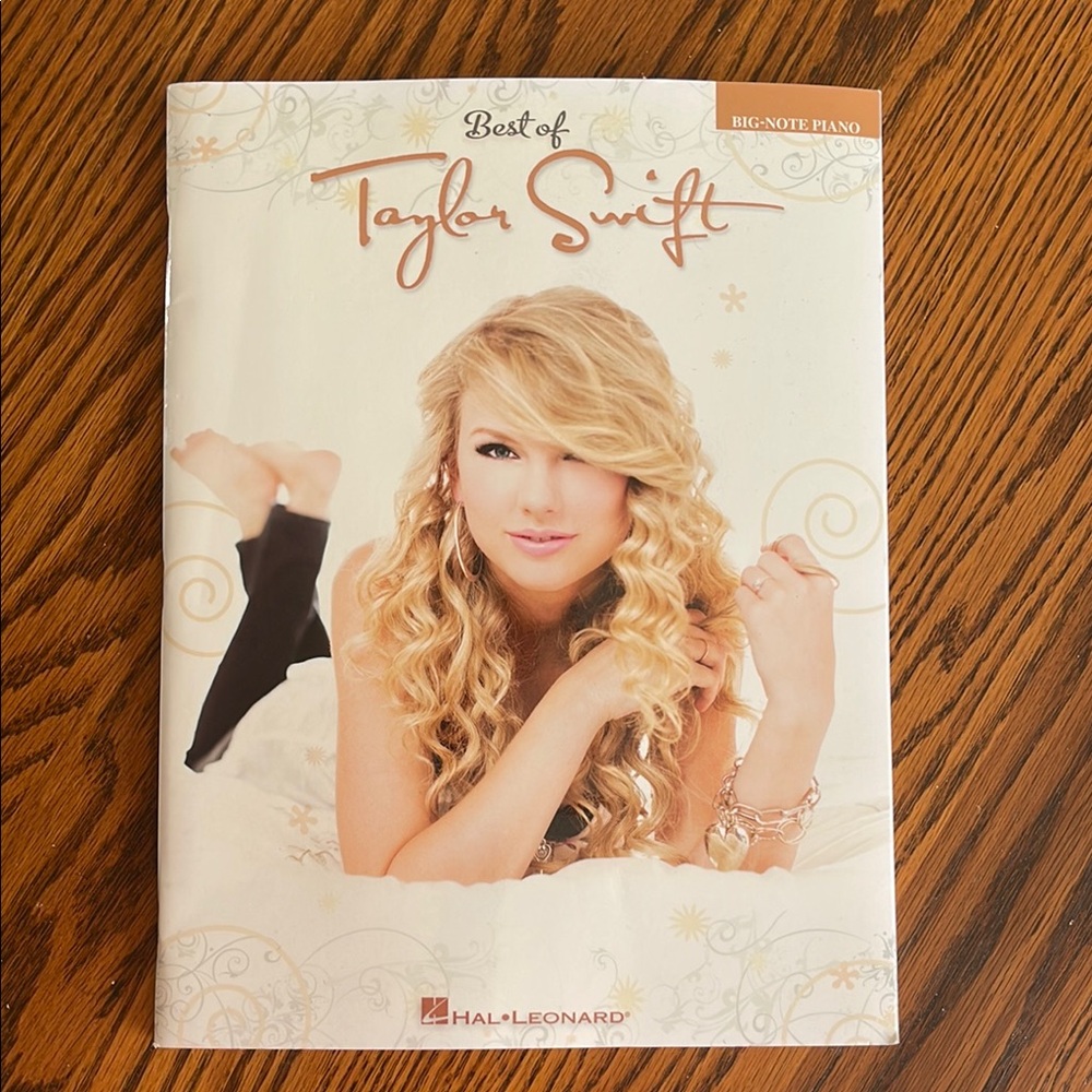 Best of Taylor Swift Big-Note Piano Book
